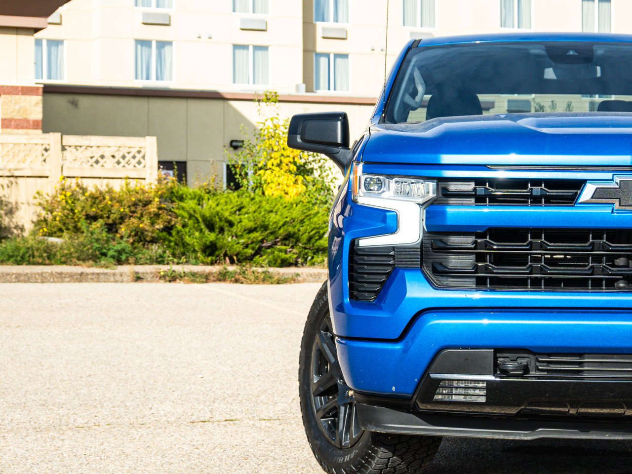 2022 Chevrolet Silverado 1500 4WD Crew Cab 147 RST Blue Sherwood Park - photo #5