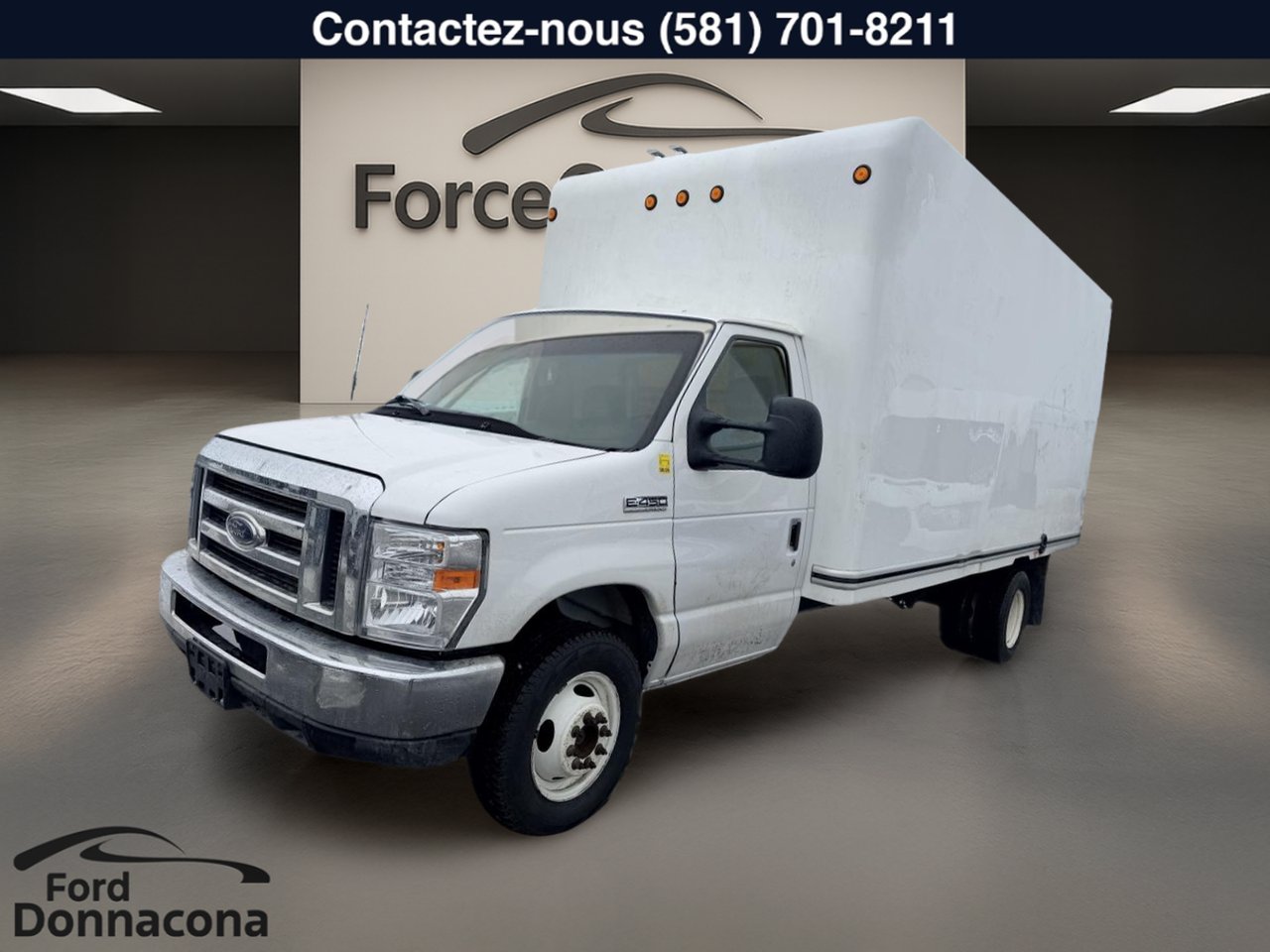 2023 Ford E-450 White  - photo #0