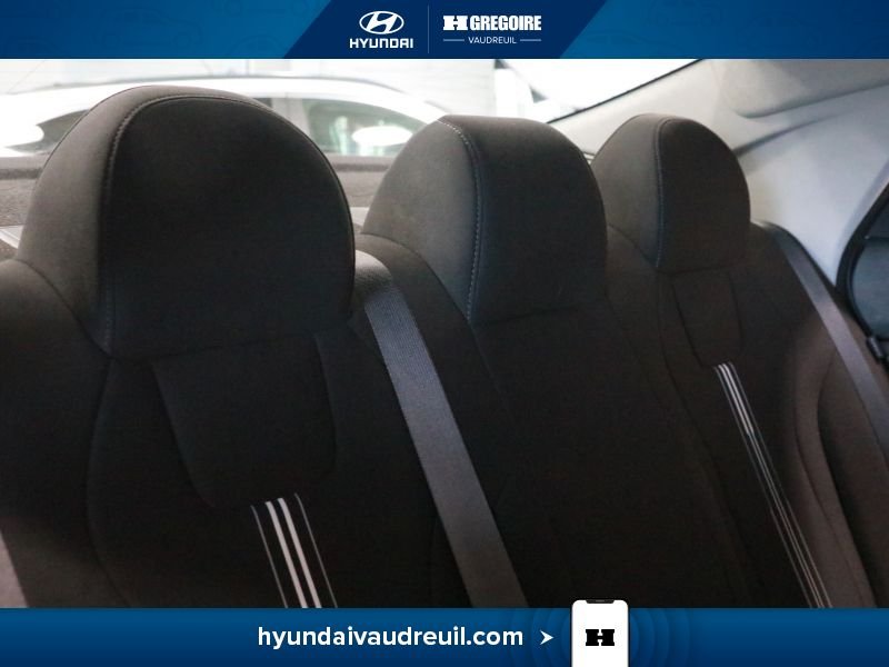 Hyundai Elantra YE21 | Preferred IVT 2024 Blanc Laval - photo #31
