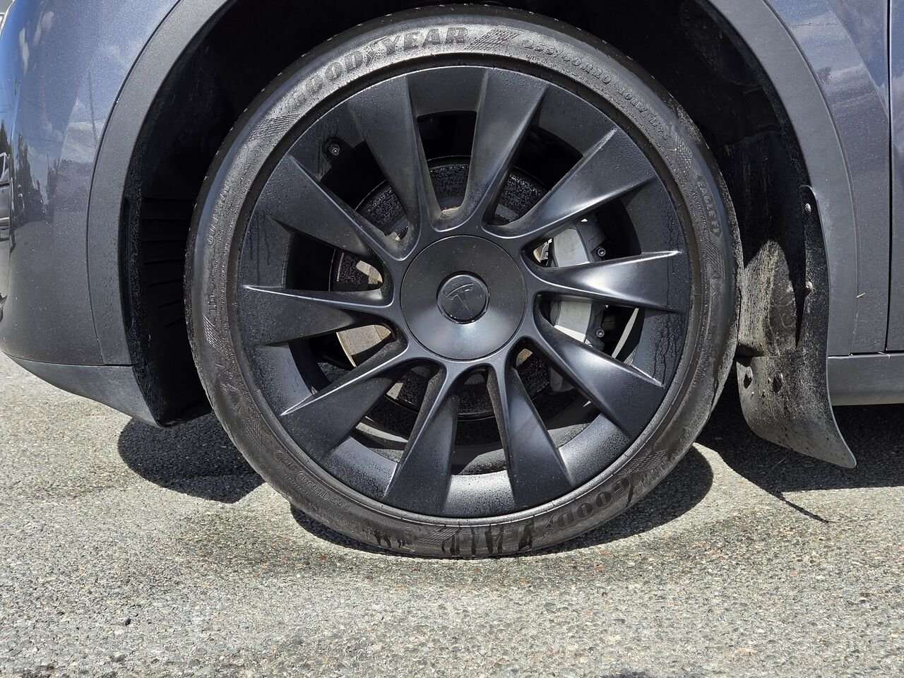 Tesla Model Y 2023 Gris Granby - photo #10