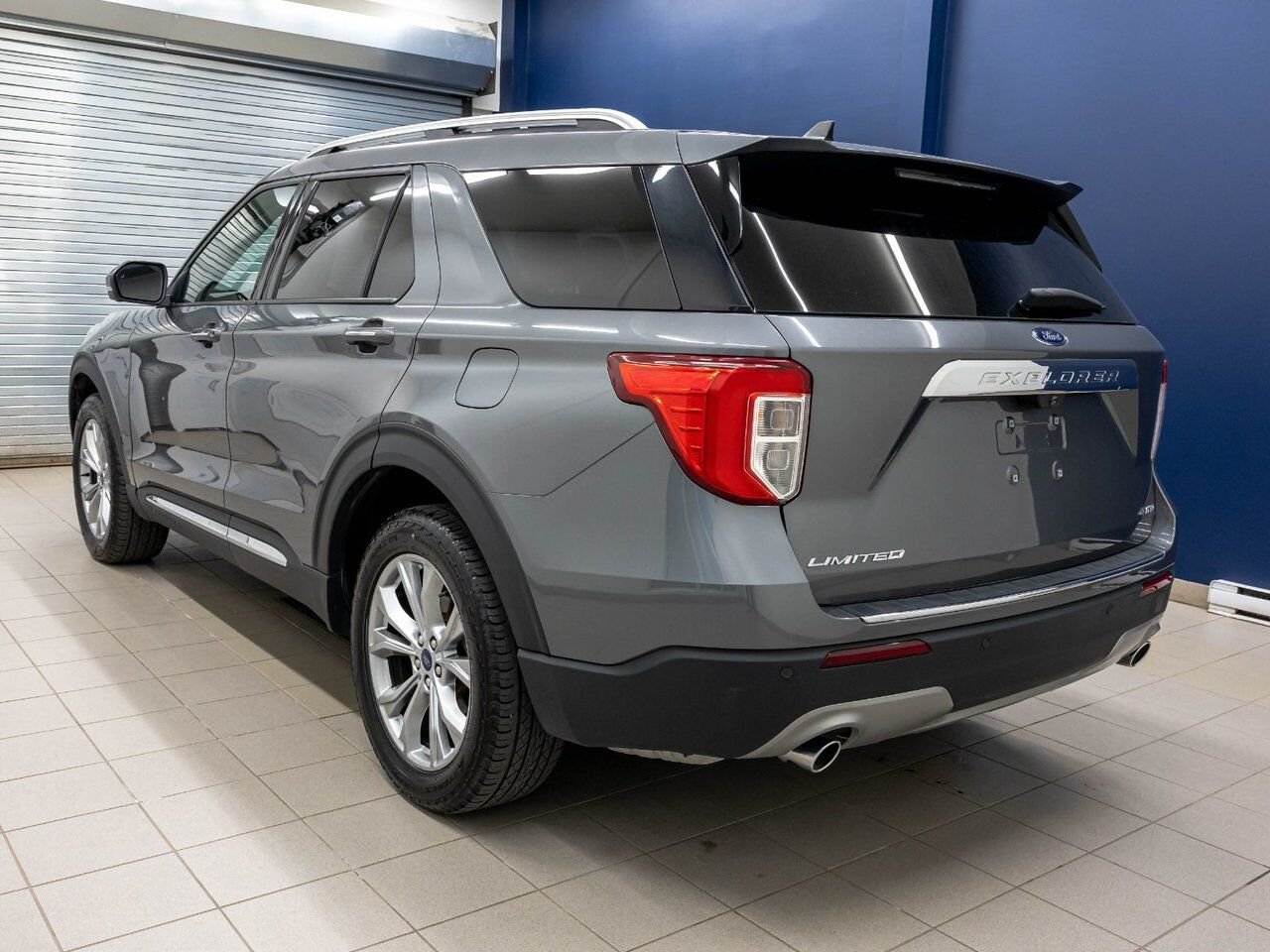 Ford Explorer LIMITED 4WD *TOIT* CUIR *CAM 360* B&O *SIEGES VENT 2023 Gris Saint-Jérôme - photo #7