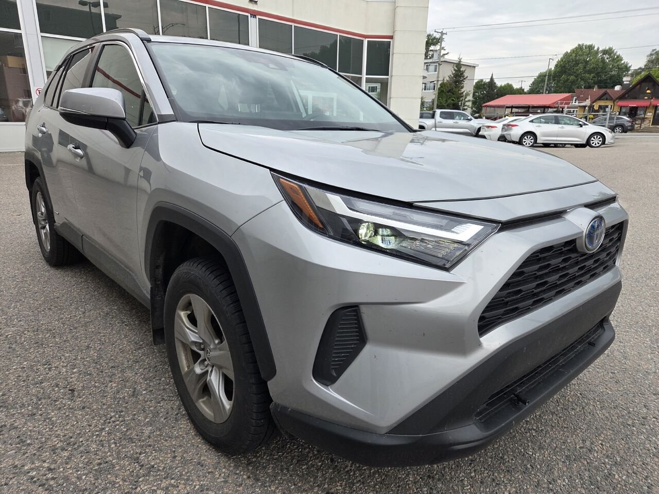 Toyota RAV4 2022 Gris Mont-Laurier - photo #2