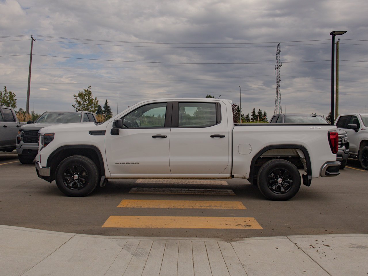 2023 GMC Sierra 1500 4WD Crew Cab 147 Pro White Sherwood Park - photo #6