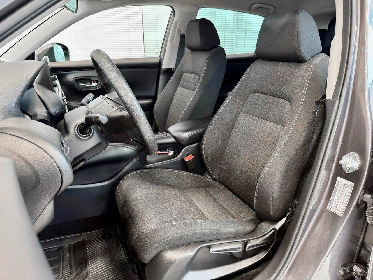 Honda HR-V 2024 Gris Notre-Dame-des-Prairies - photo #13