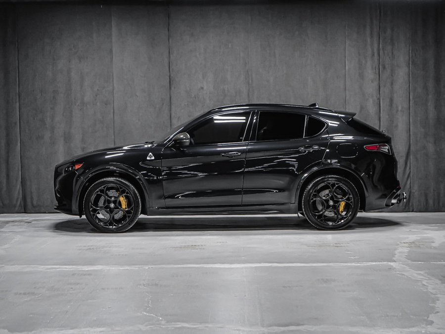 2024 Alfa Romeo Stelvio Quadrifoglio Carbonio Black