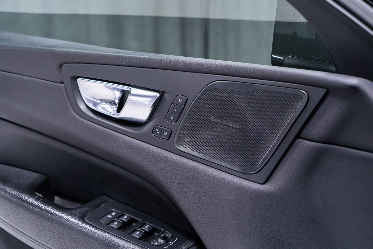 2022 Volvo XC60 B6 MOMENTUM PREMIUM CLIMAT HARMAN KARDON Grey Montreal - photo #14