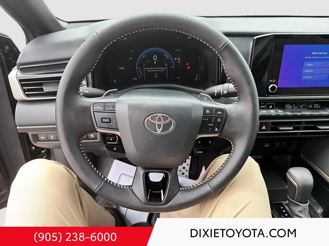 2026 Toyota Camry Power Sunroof, Leather Interior, Heated Seats, Alloy Wheels, Heated Steering Wheel, Bluetooth Midnight Black Metallic Mississauga - photo #6