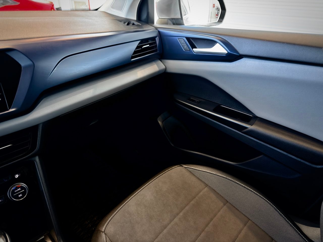 2023 Volkswagen Taos Blue Notre-Dame-des-Prairies - photo #21