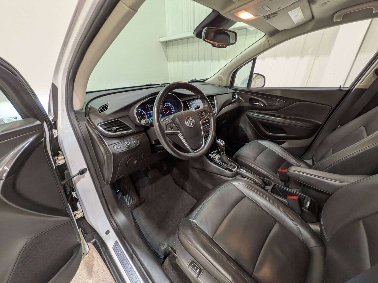 2018 Buick Encore FWD 4dr Essence White Val-David - photo #12