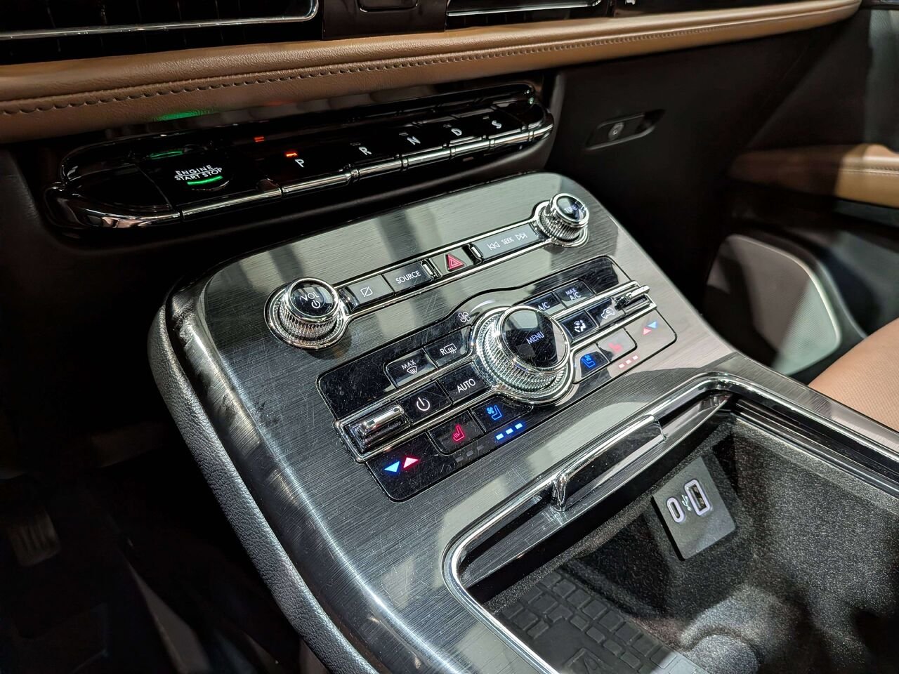 2022 Lincoln Nautilus Reserve AWD Black Val-David - photo #30