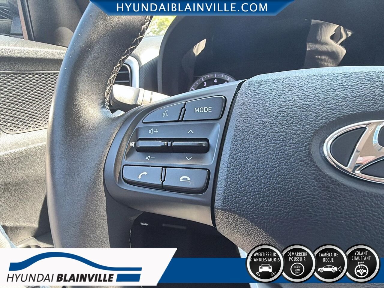 2022 Hyundai Venue White Blainville - photo #13