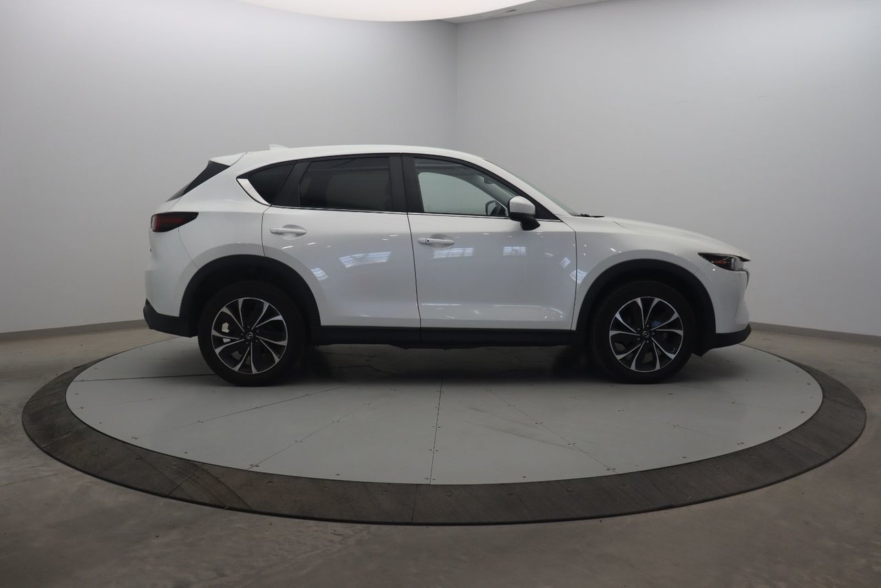 2023 Mazda CX-5 White Baie-Comeau - photo #2
