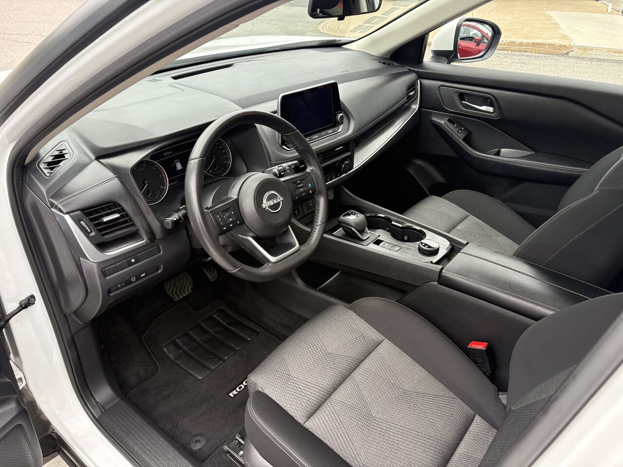 2024 Nissan Rogue SV AWD White Châteauguay - photo #11