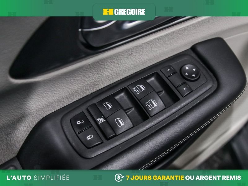 2023 Chrysler Pacifica Grey Blainville - photo #18