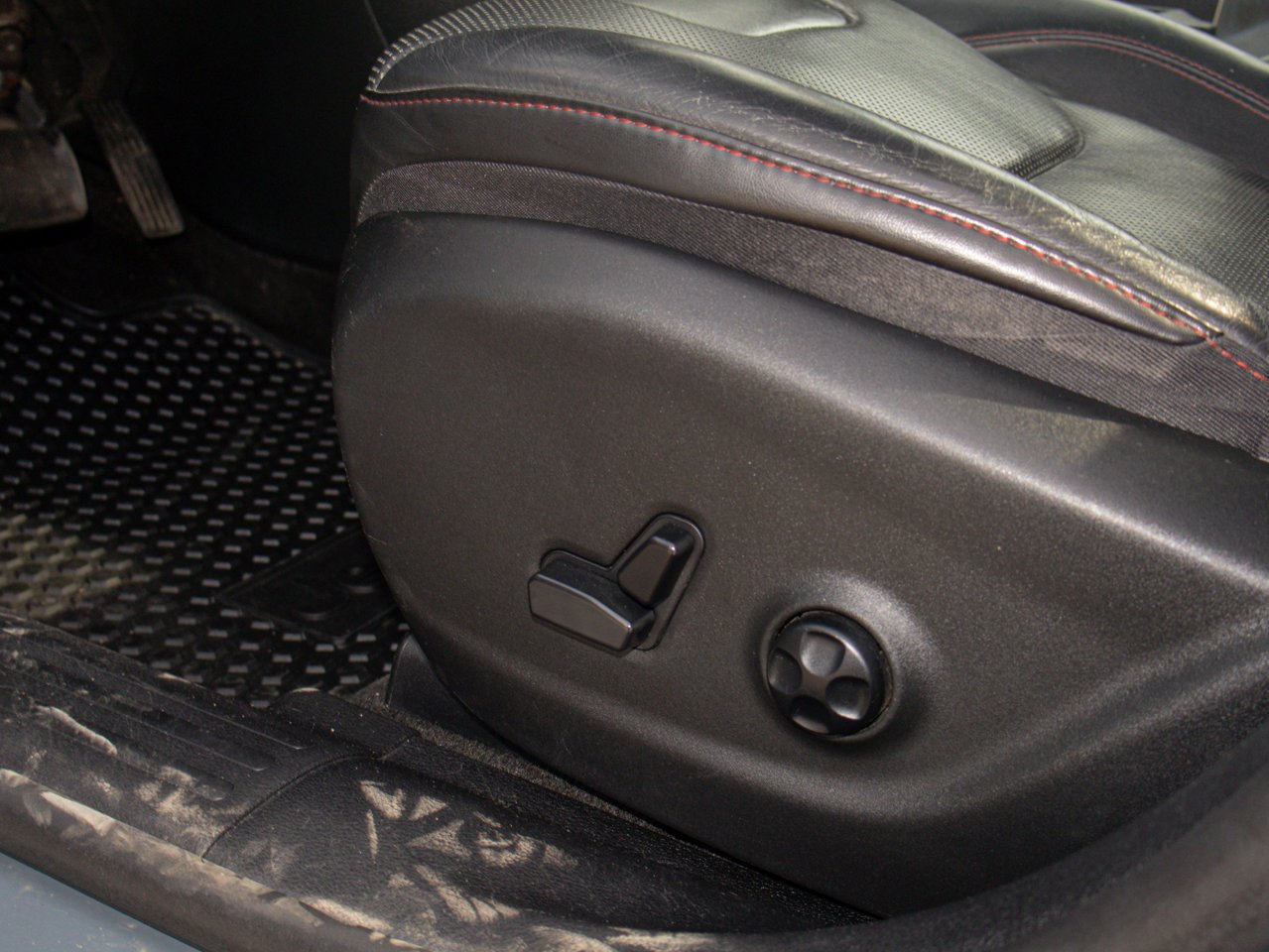 2015 Jeep Cherokee 4WD 4dr Trailhawk gray Sherwood Park - photo #19