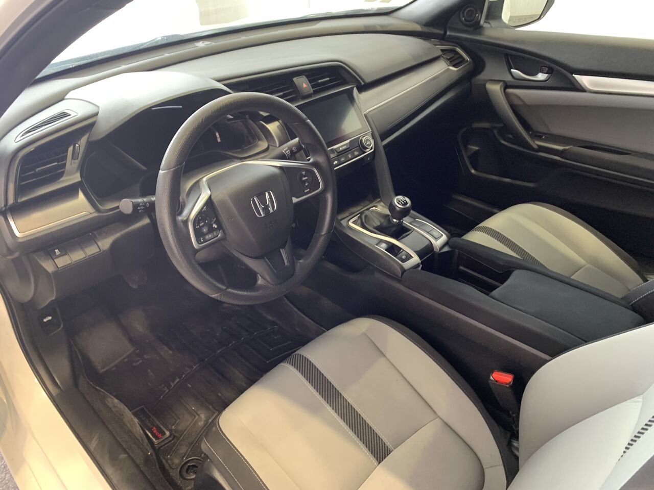 2017 Honda Civic Coupé LX White Châteauguay - photo #14