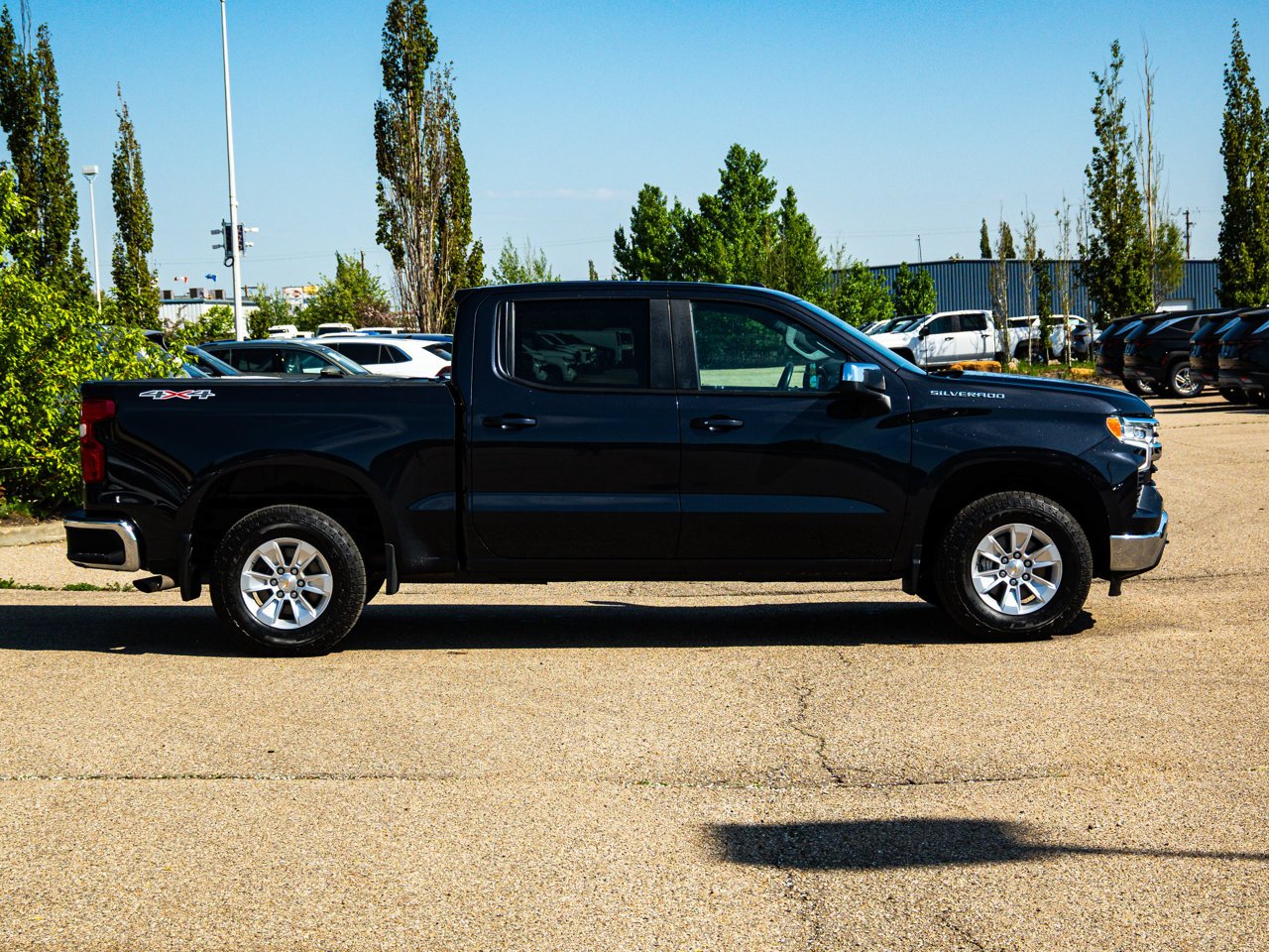 2023 Chevrolet Silverado 1500 4WD Crew Cab 147 LT Black Sherwood Park - photo #13