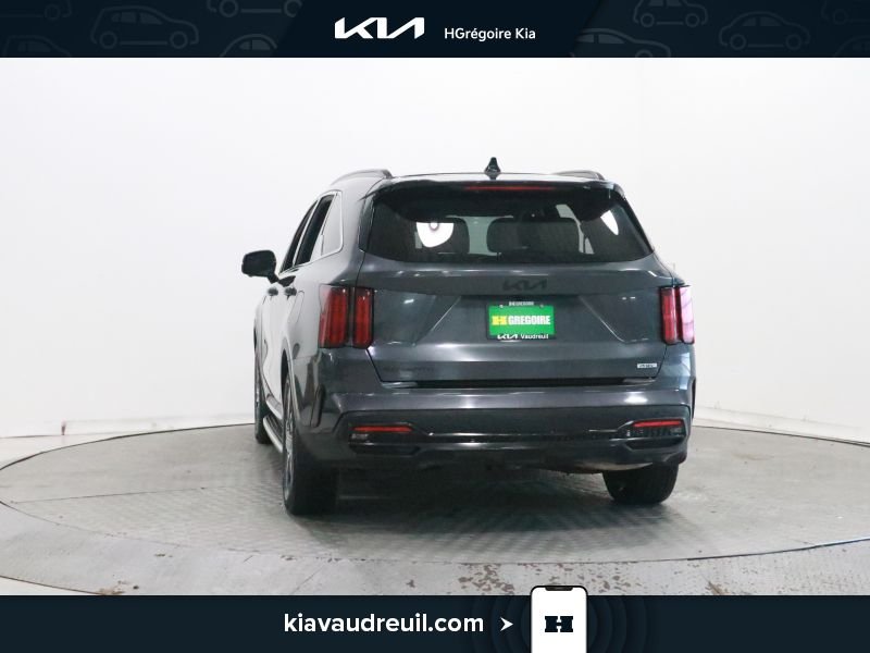 2023 Kia Sorento Grey Laval - photo #4