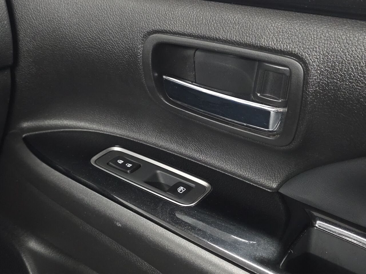 2018 Mitsubishi Outlander Plug-In Hybrid GT S-AWC Grey Val-David - photo #15
