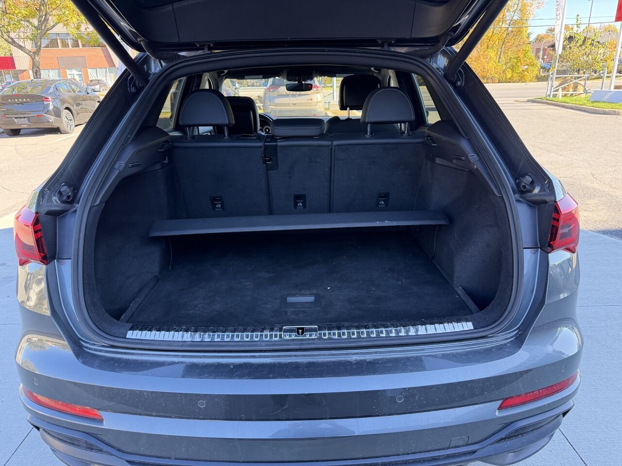 Audi Q3 s-line jamais accidenté toit ouvrant panoramique 2020 Gris Châteauguay - photo #8