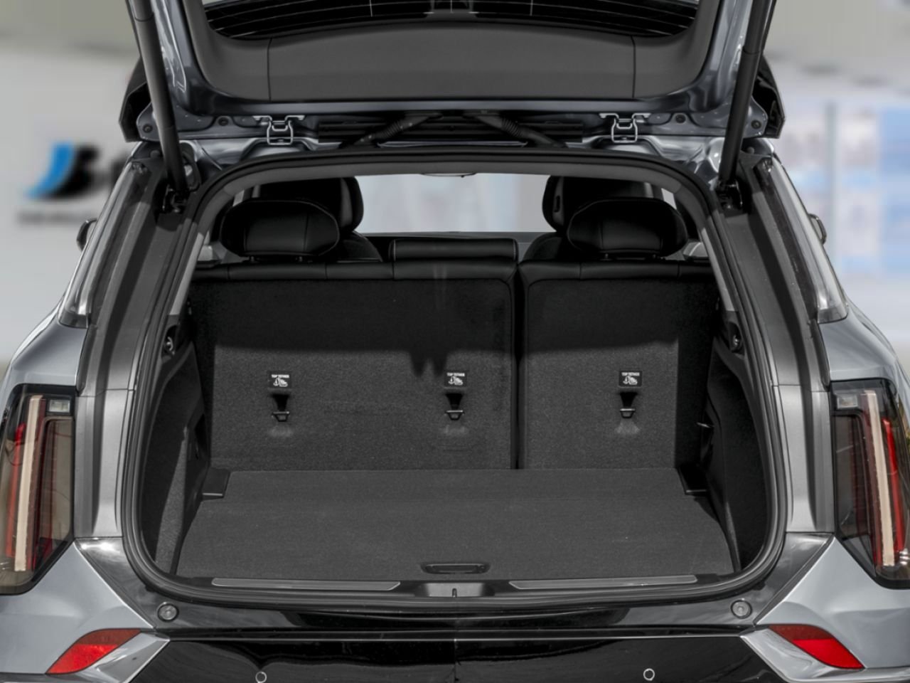CADILLAC OPTIQ OPTIQ ELECTRIC PREMIUM SPORT AWD (1SH) 2027 Noir corbeau Rivière-du-Loup - photo #10