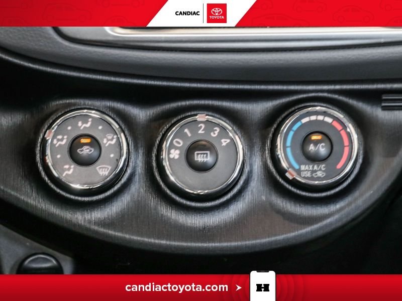 2014 Toyota Yaris Green Saint-Eustache - photo #15