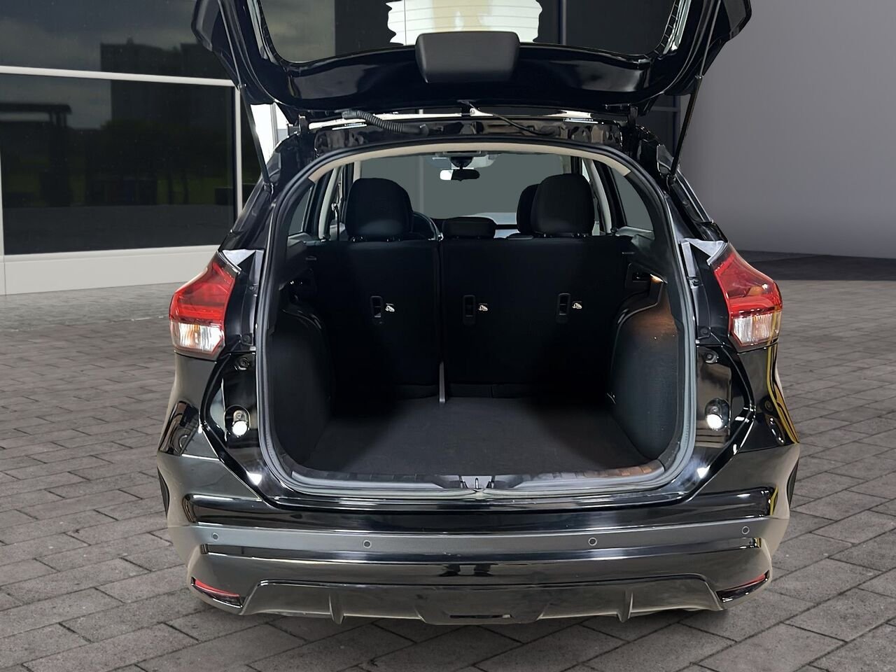 2024 Nissan Kicks SV TA Black Québec - photo #5