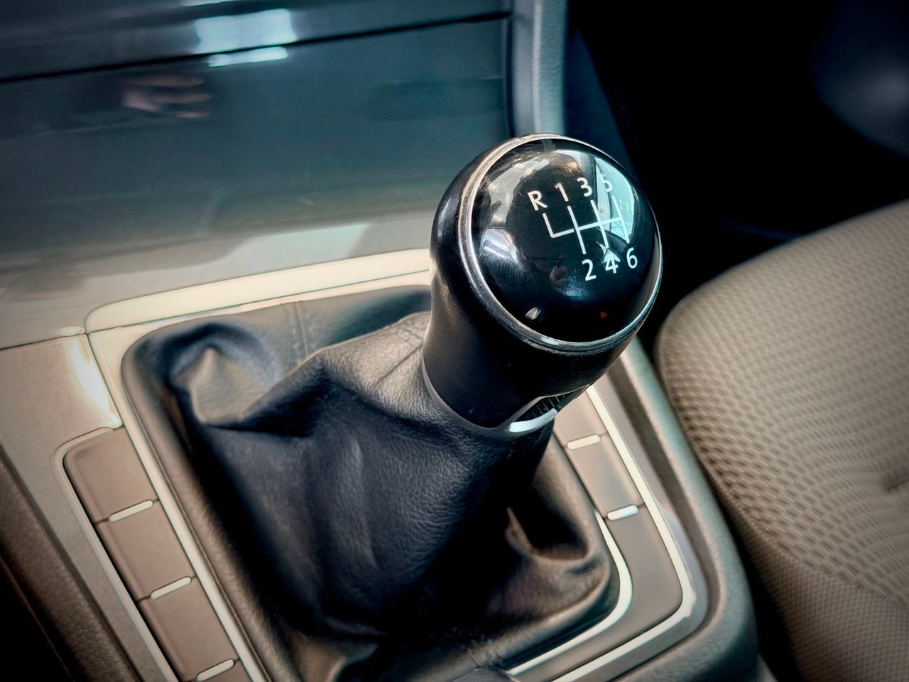 2019 Volkswagen Golf Black Notre-Dame-des-Prairies - photo #25