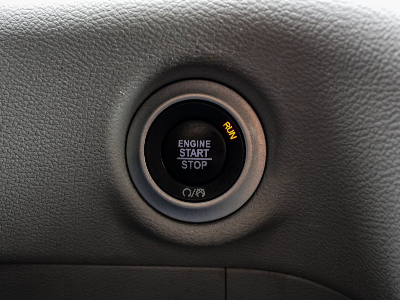 2024 Chrysler Grand Caravan SXT 2WD White Sherwood Park - photo #23