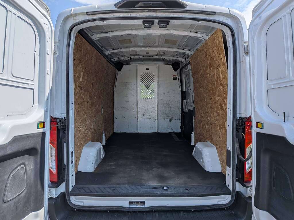 2022 Ford Transit Cargo Van T-250 130" Med Rf 9070 GVWR RWD White Val-David - photo #8