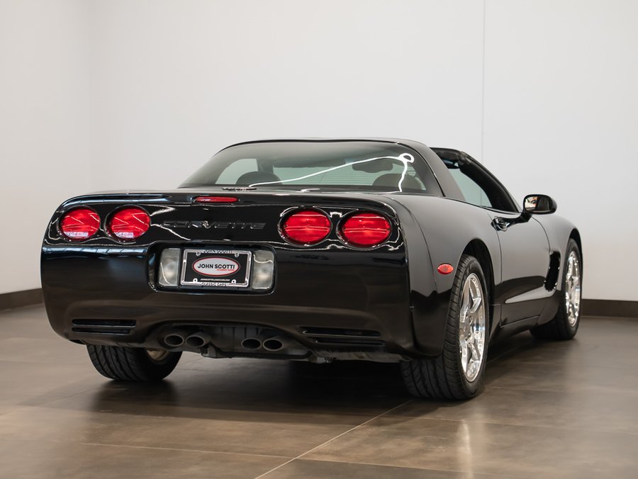 2002 Chevrolet Corvette 2002 Black