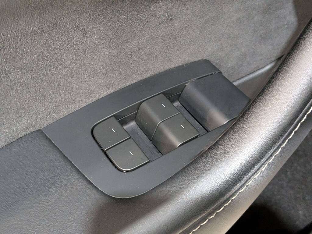 Tesla Model Y RWD 2023 Gris Val-David - photo #30