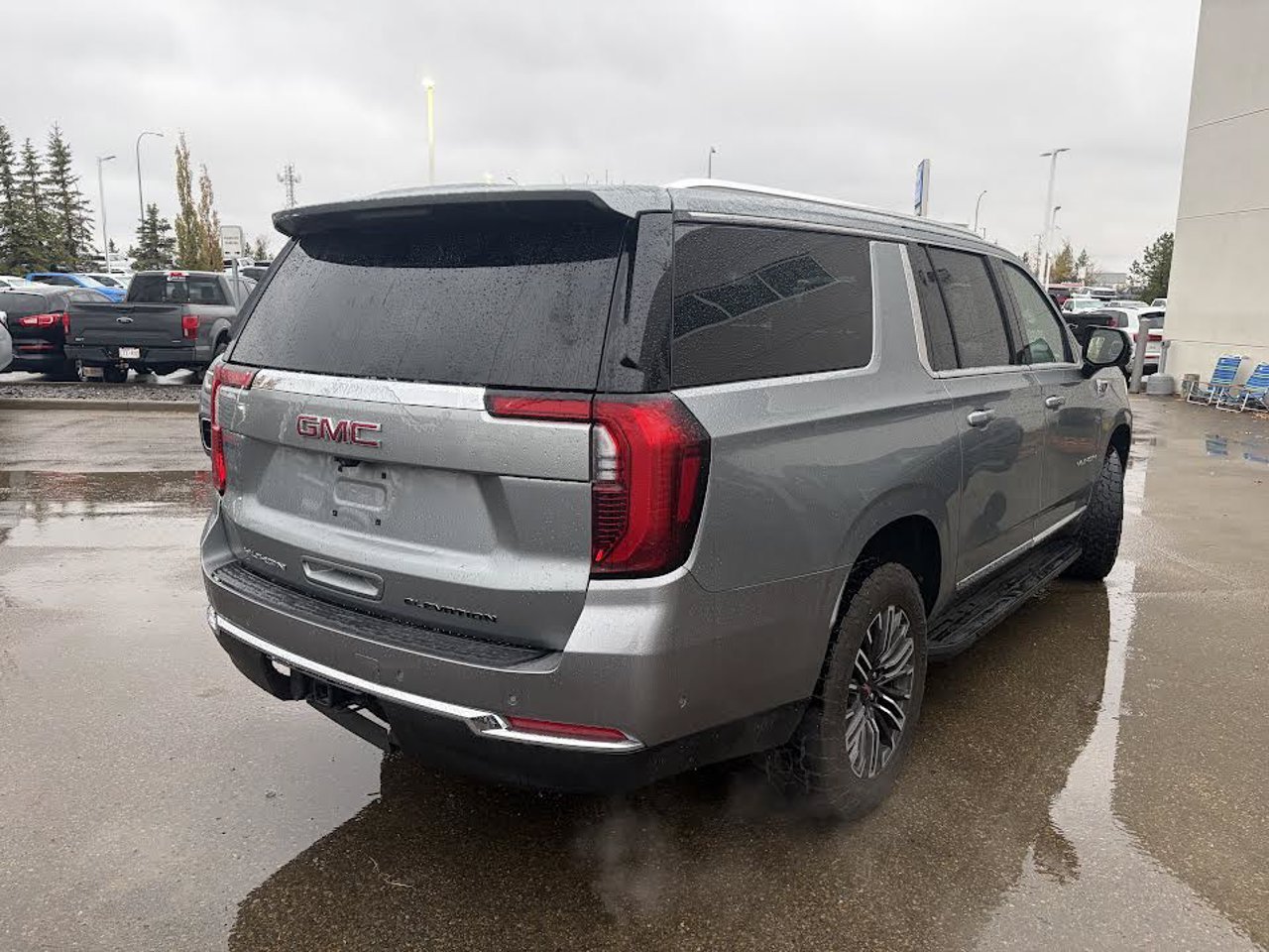 2025 GMC Yukon XL 4WD 4dr Elevation Grey Sherwood Park - photo #4
