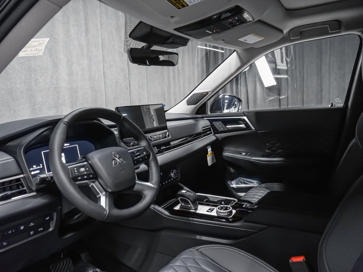 Mitsubishi Outlander PHEV GT 2026 Fini taillé diamant Noir de qualité supérieure Montréal - photo #5