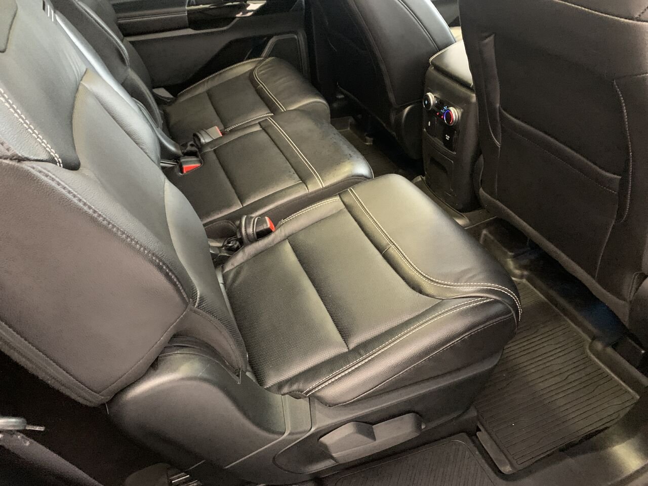 2024 Ford Explorer ST EXPLORER ST 4WD Grey Châteauguay - photo #13