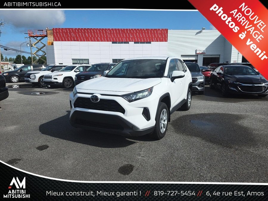 2022 Toyota RAV4 AWD LE White