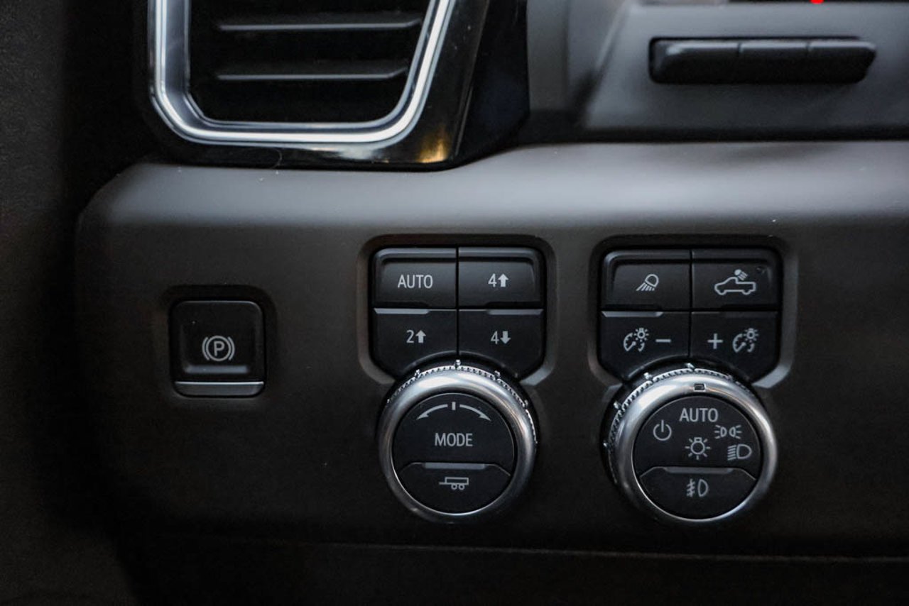 2025 GMC Sierra 3500HD 4WD Crew Cab 159 Denali White Sherwood Park - photo #18