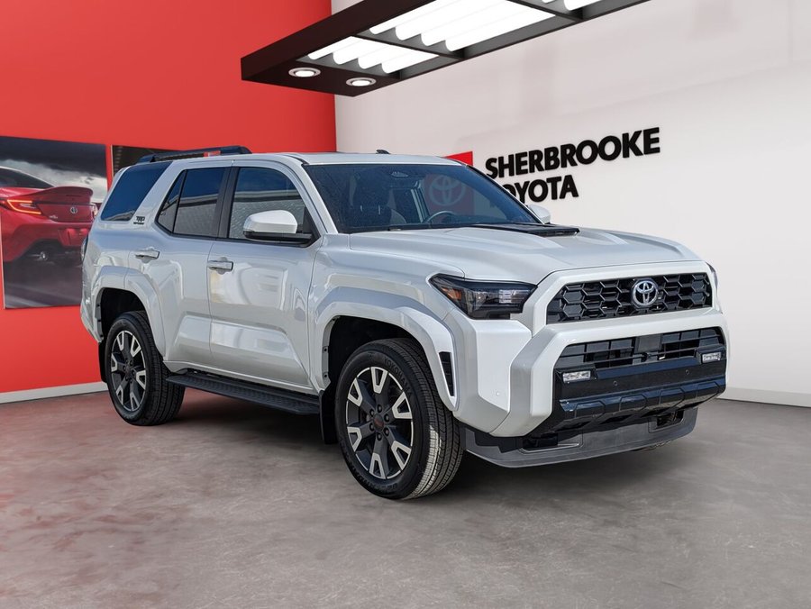 Toyota 4Runner TRD SPORT/SIÈGES CHAUFFANTS/TOIT OUVRANT/VOLANT CHAUFFANT/AC BIZONE/CAMÉRA DE RECUL/ 2025 Blanc