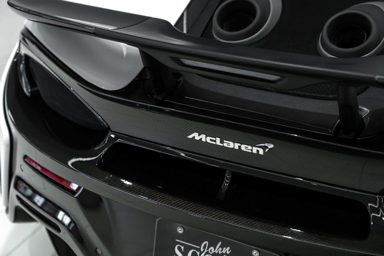 2019 McLaren 600LT White Saint-Eustache - photo #11