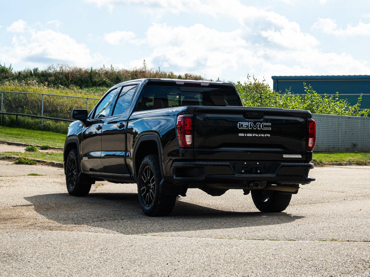 2024 GMC Sierra 1500 4WD Crew Cab 147 Elevation Black Sherwood Park - photo #11