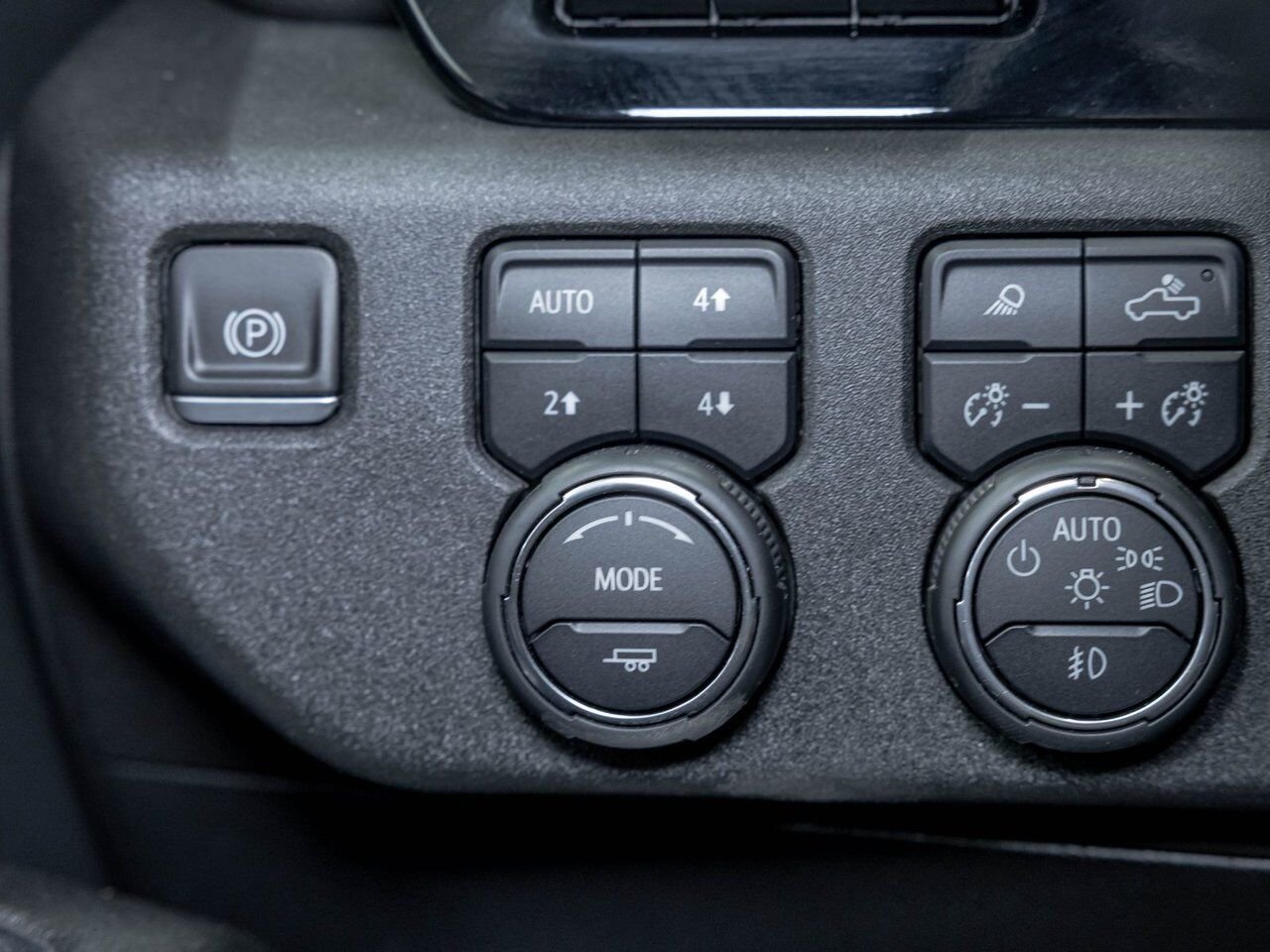 Chevrolet Silverado 2500HD HIGH COUNTRY Z71 CREW 4X4 *DIESEL* TOIT *HUD* BOSE 2024 Noir Saint-Jérôme - photo #24