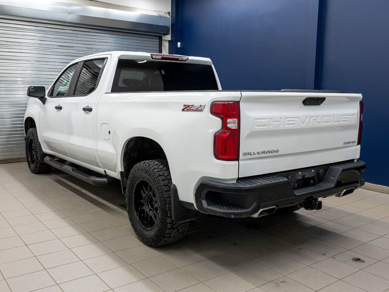 Chevrolet Silverado 1500 CUSTOM TRAIL BOSS CREW V8 4X4 *GR. REMORQ* CARPLAY 2019 Blanc Saint-Jérôme - photo #4