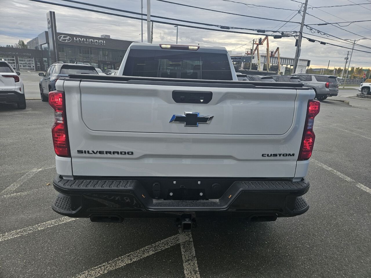 Chevrolet Silverado 1500 Custom Trail Boss cabine multiplace 4RM 157 po 2026 Blanc sommet Thetford Mines - photo #4