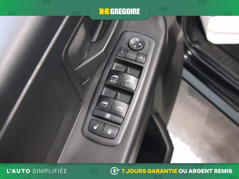 2019 Ram 1500 Black Saint-Eustache - photo #16