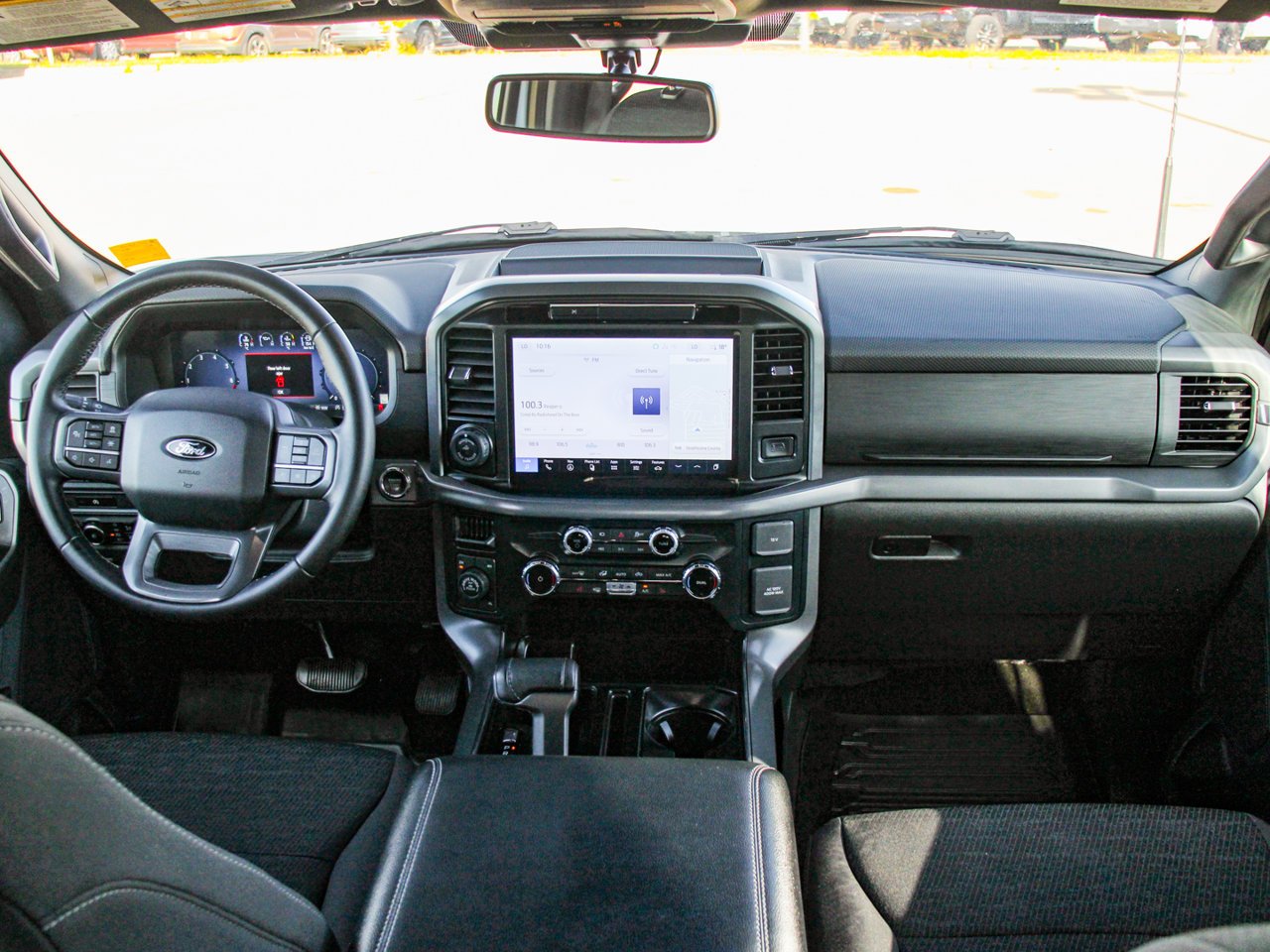 2025 Ford F-150 XLT 4WD SuperCrew 5.5' Box White Sherwood Park - photo #29