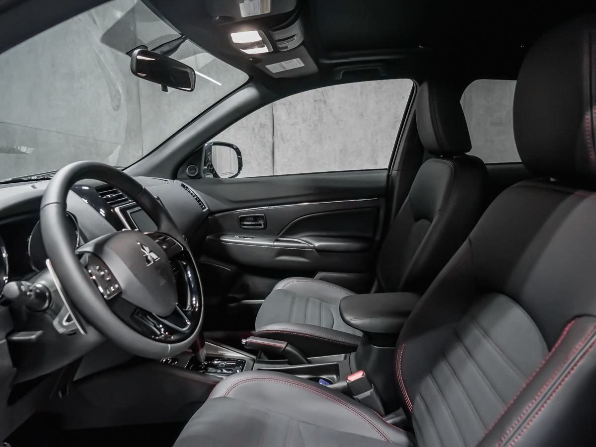 2026 Mitsubishi RVR NOIR Labrador Black Montreal - photo #9