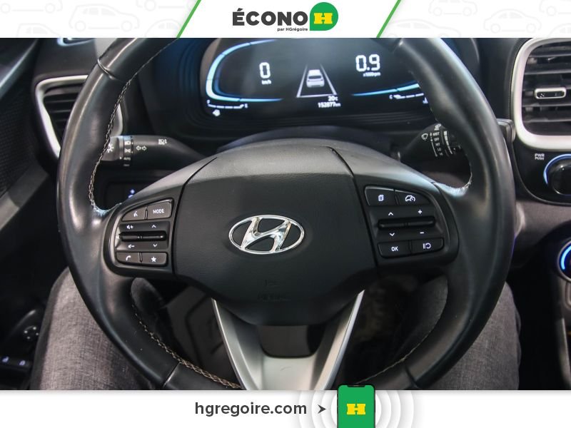 2023 Hyundai Venue White Laval - photo #13