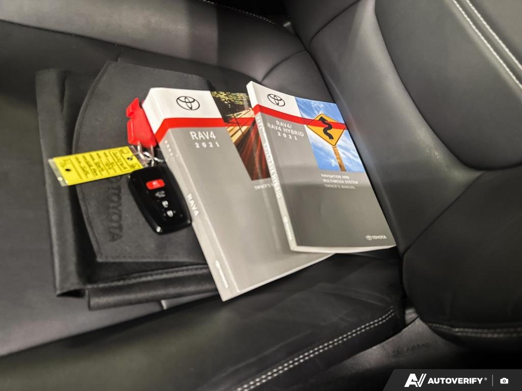 2021 Toyota RAV4 2602370A | XLE Silver Edmonton - photo #9