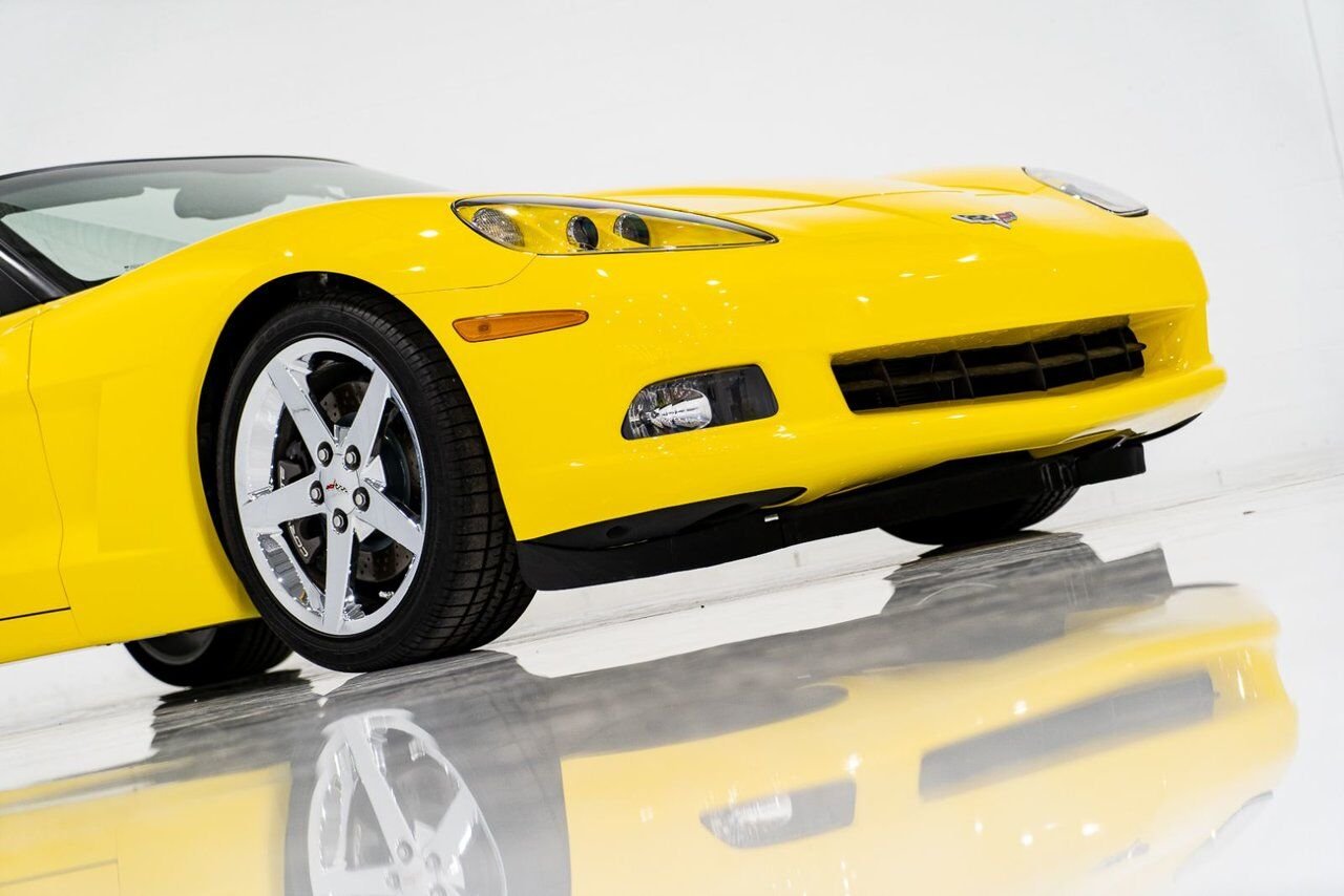Chevrolet Corvette PRIX EN USD | With Only 900km (563mi) From New With Window Sticker 2008 Jaune Montréal - photo #31