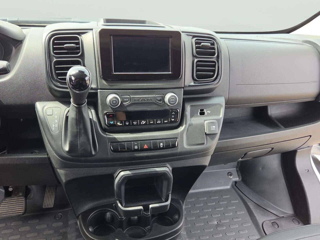 Ram Promaster 2025 Blanc Gatineau - photo #12